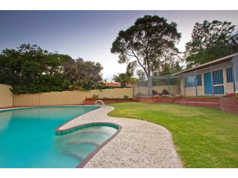13 Pickering Way, Booragoon WA 6154