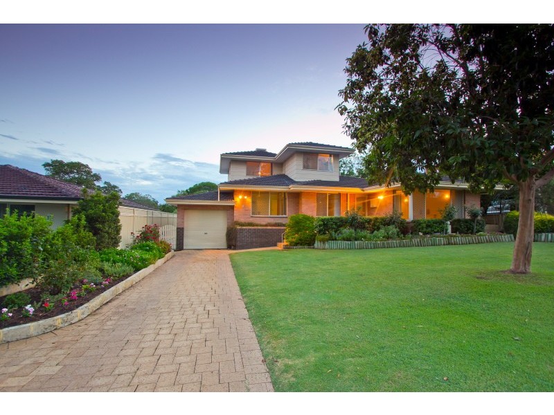 13 Pickering Way, Booragoon WA 6154