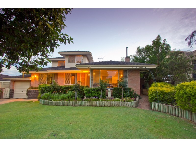 13 Pickering Way, Booragoon WA 6154