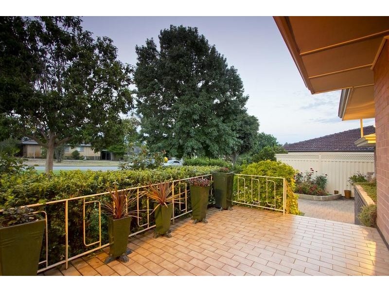 13 Pickering Way, Booragoon WA 6154