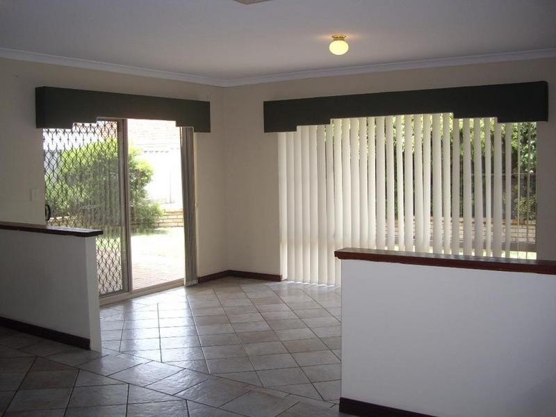 11 Rosebud Close, Huntingdale WA 6110