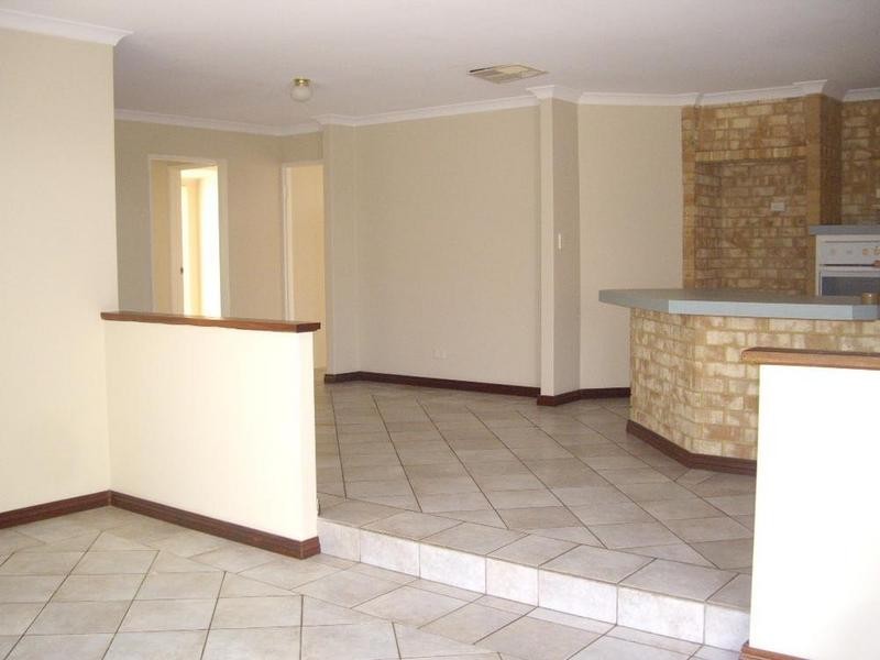 11 Rosebud Close, Huntingdale WA 6110