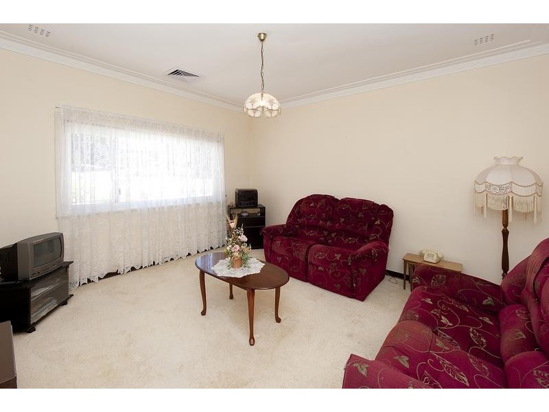 63 Coleman Crescent, Melville WA 6156