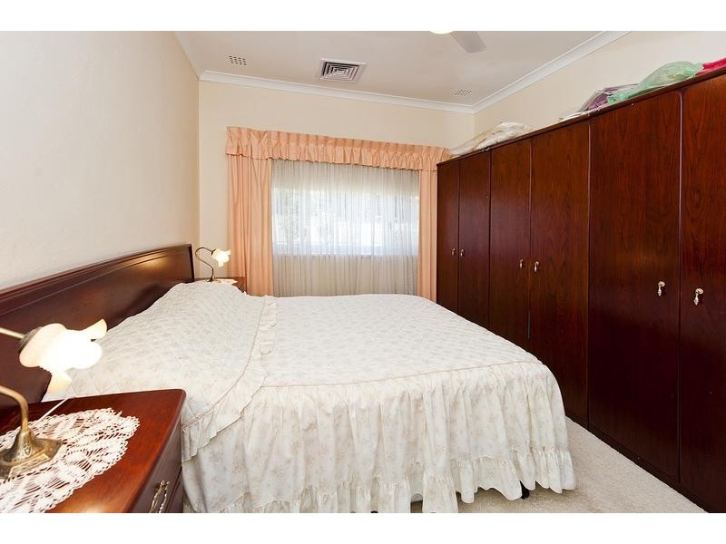 63 Coleman Crescent, Melville WA 6156