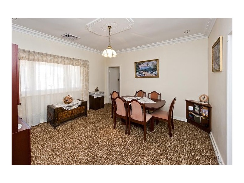 63 Coleman Crescent, Melville WA 6156