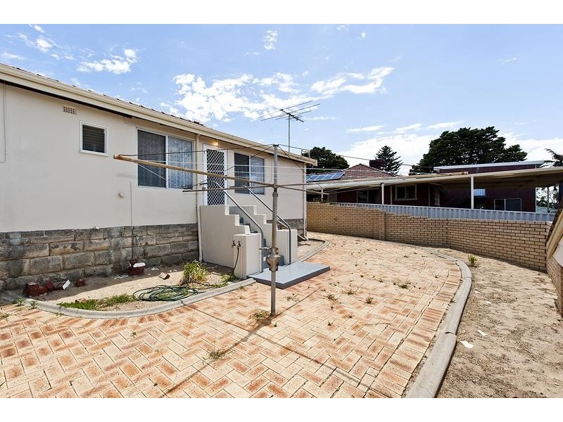 63 Coleman Crescent, Melville WA 6156