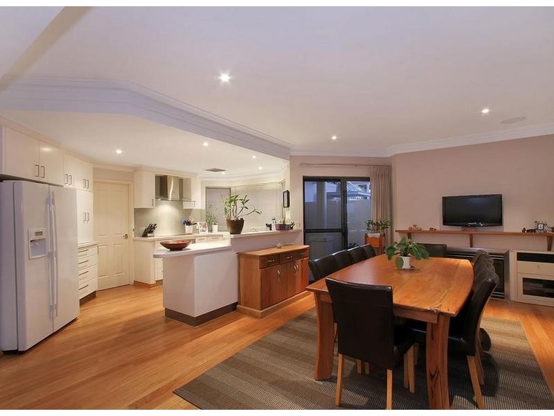 5 Hope Rd, Ardross WA 6153