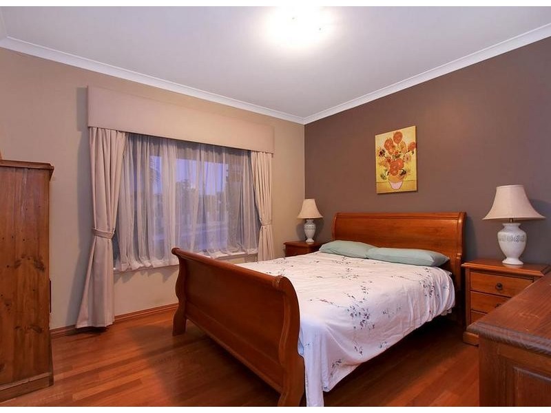 5 Hope Rd, Ardross WA 6153