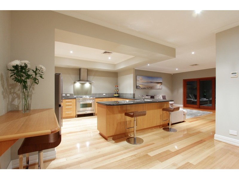 8 Helm Street, Mount Pleasant WA 6153