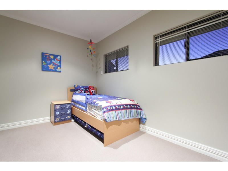 8 Helm Street, Mount Pleasant WA 6153