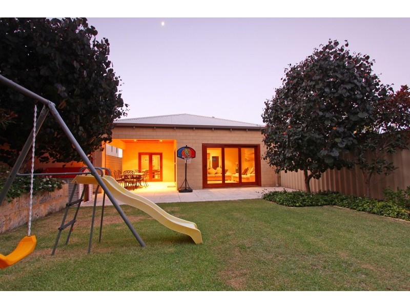 8 Helm Street, Mount Pleasant WA 6153