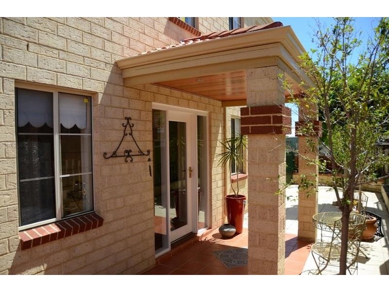 44A Davy St, Alfred Cove WA 6154