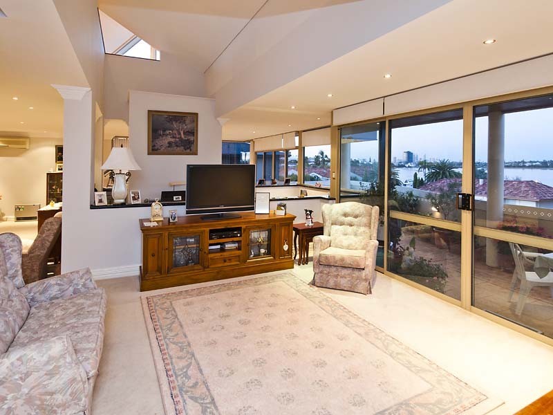 87A The Esplanade, Mount Pleasant WA 6153