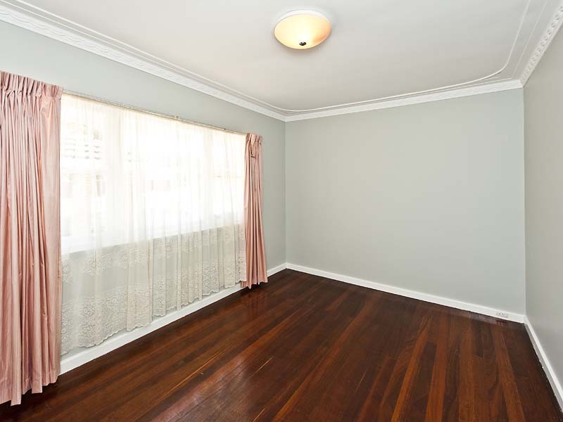 30 Davy Street, Alfred Cove WA 6154