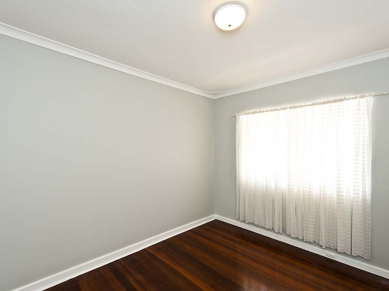 30 Davy Street, Alfred Cove WA 6154