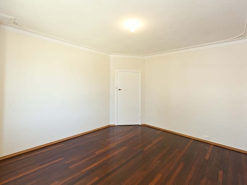 23 Holman St, Melville WA 6156