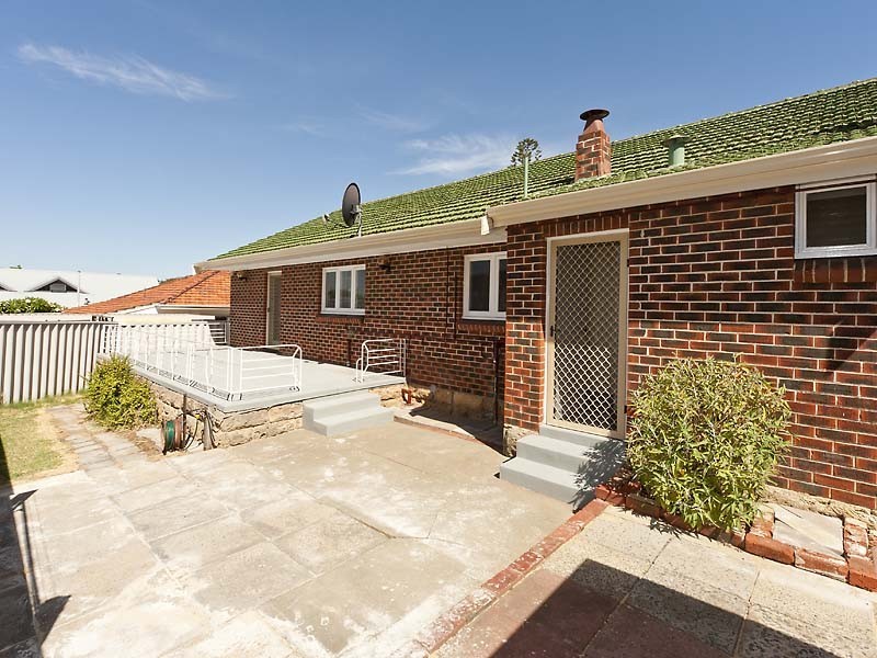 23 Holman St, Melville WA 6156