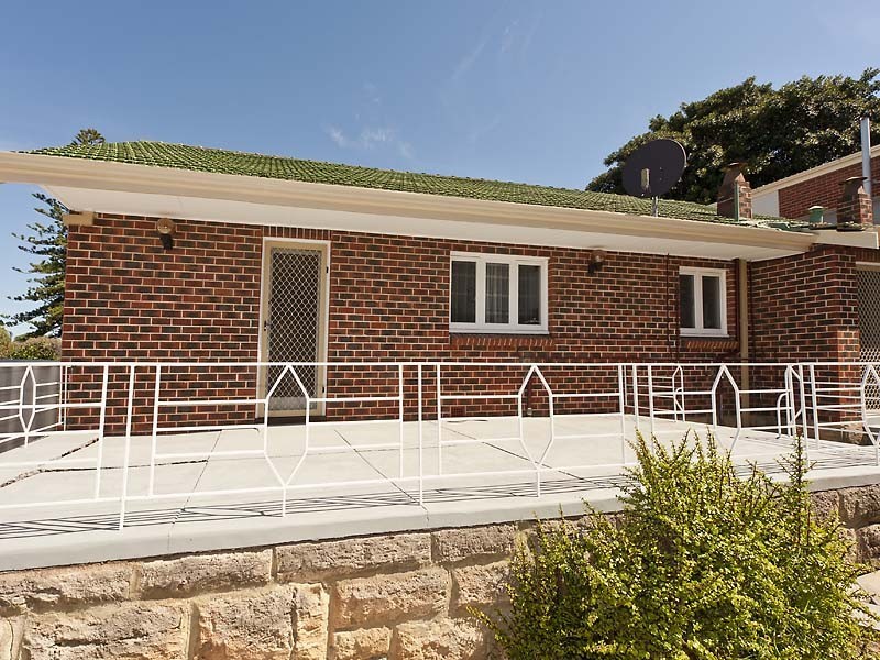 23 Holman St, Melville WA 6156