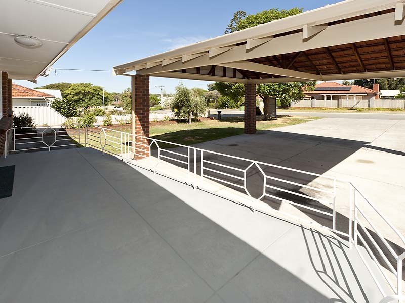 23 Holman St, Melville WA 6156