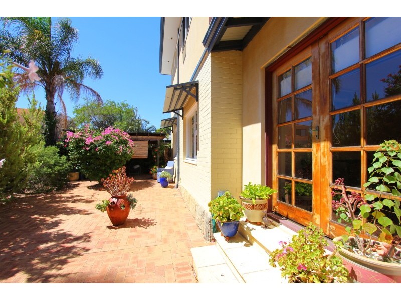 35 Pembroke Street, Bicton WA 6157