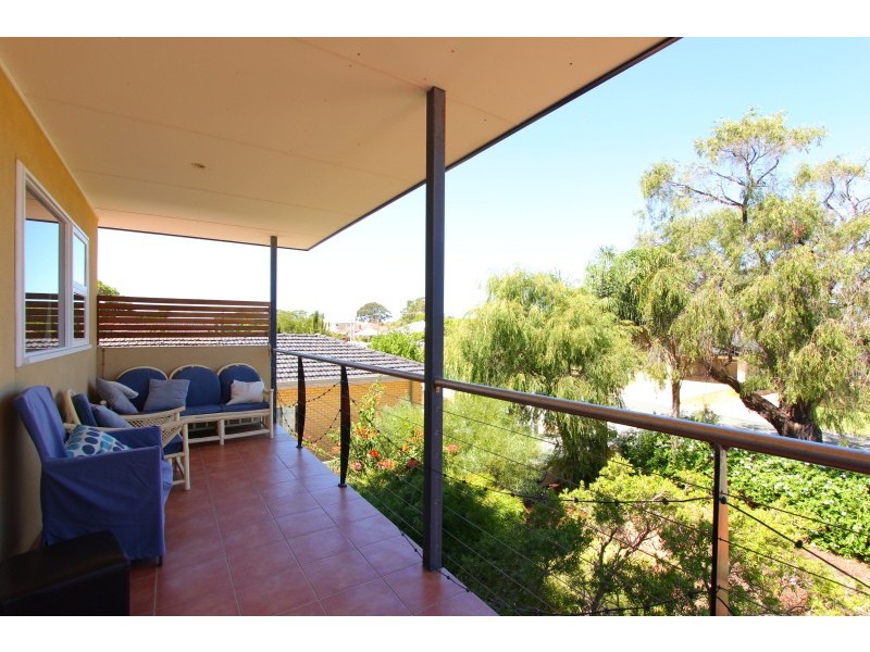 35 Pembroke Street, Bicton WA 6157