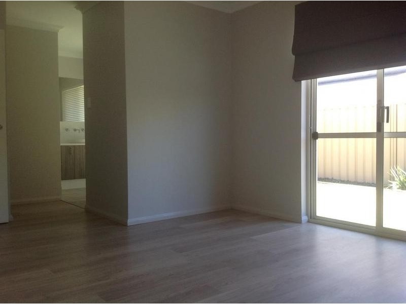 8 Lautour Street, South Guildford WA 6055