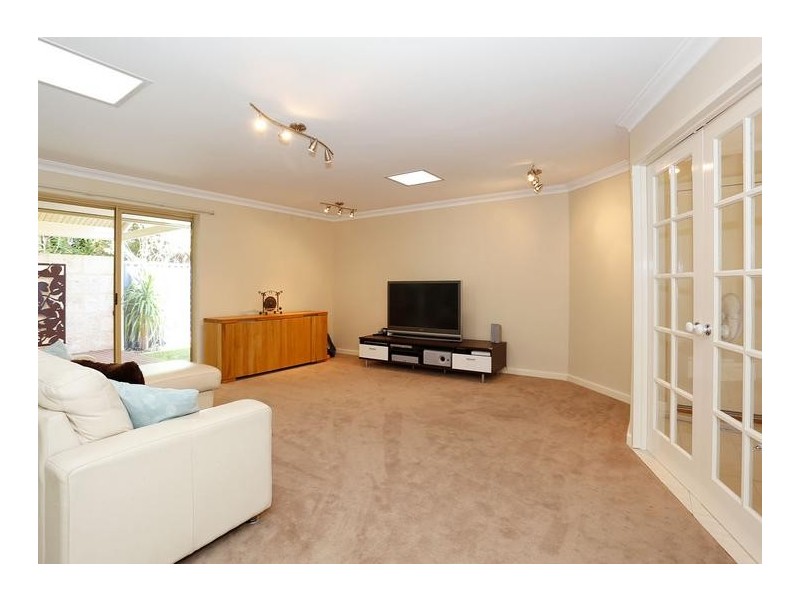 10b Fourth Avenue, Applecross WA 6153