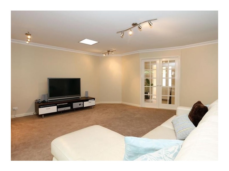 10b Fourth Avenue, Applecross WA 6153