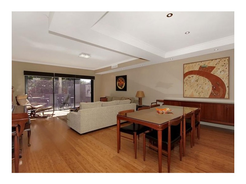 4E Willcock Street, Ardross WA 6153