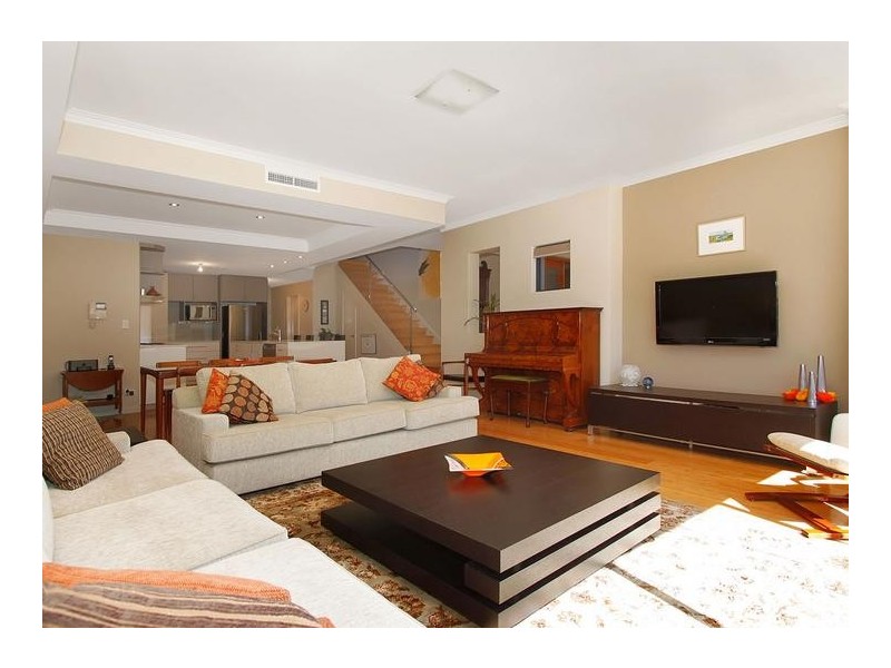 4E Willcock Street, Ardross WA 6153