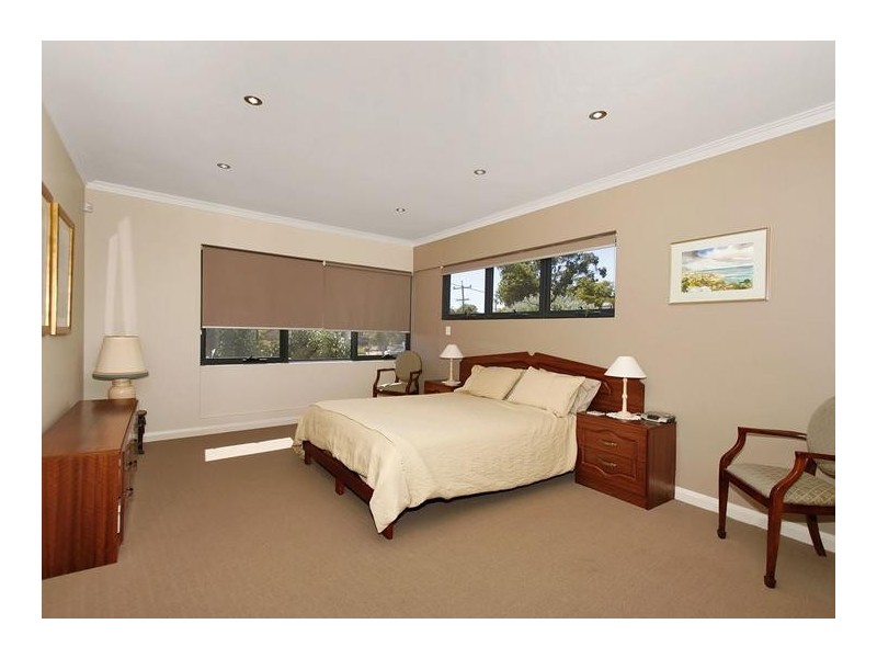 4E Willcock Street, Ardross WA 6153