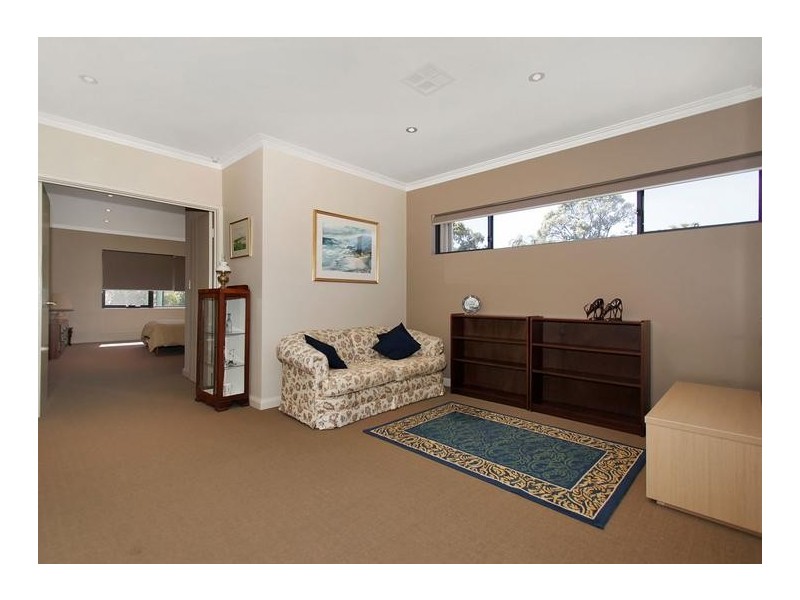 4E Willcock Street, Ardross WA 6153