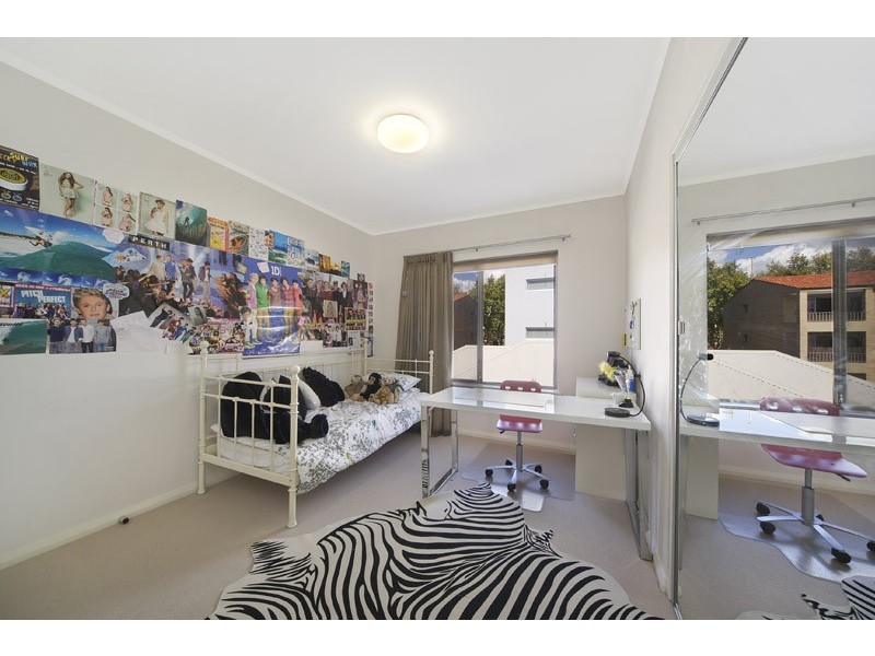 3/13 Tweeddale Rd, Applecross WA 6153