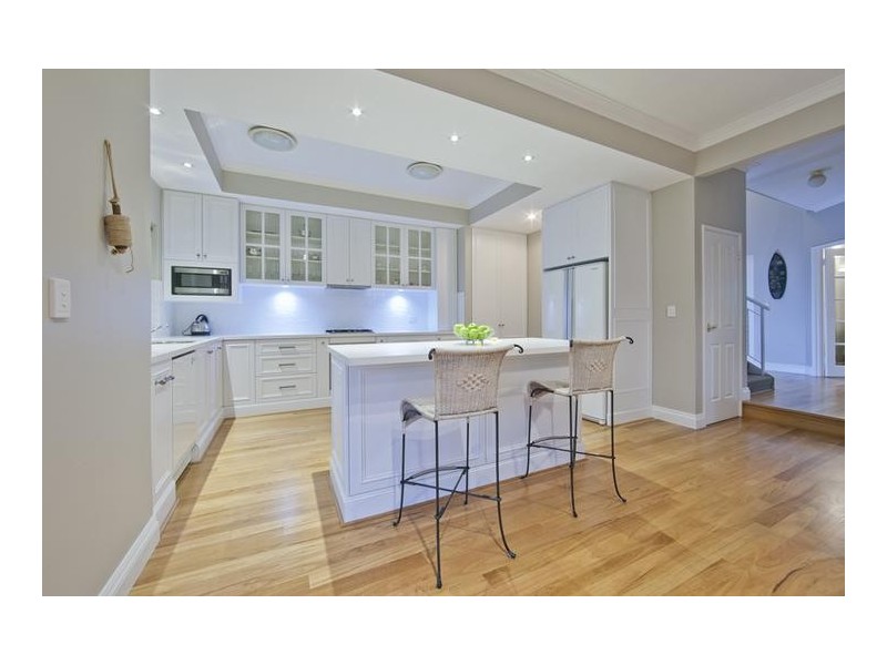 25 Doney Street, Alfred Cove WA 6154