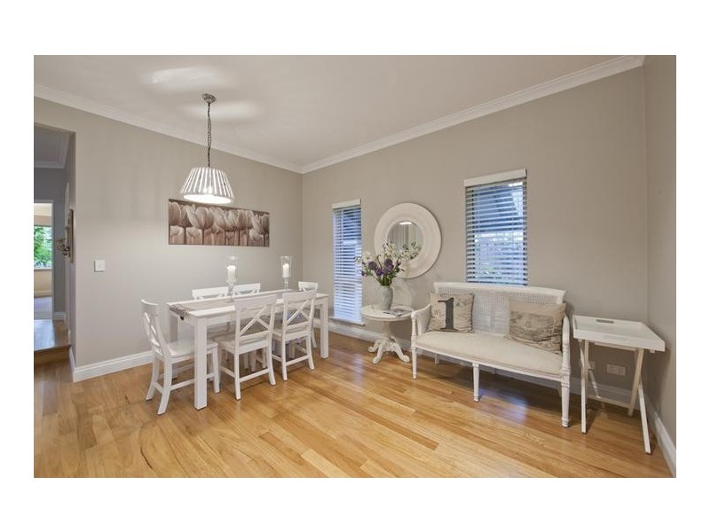 25 Doney Street, Alfred Cove WA 6154