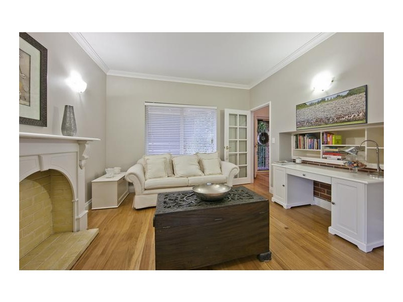 25 Doney Street, Alfred Cove WA 6154