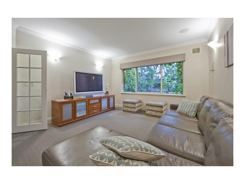 25 Doney Street, Alfred Cove WA 6154