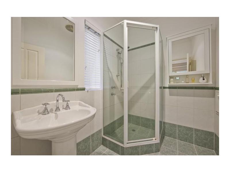 25 Doney Street, Alfred Cove WA 6154