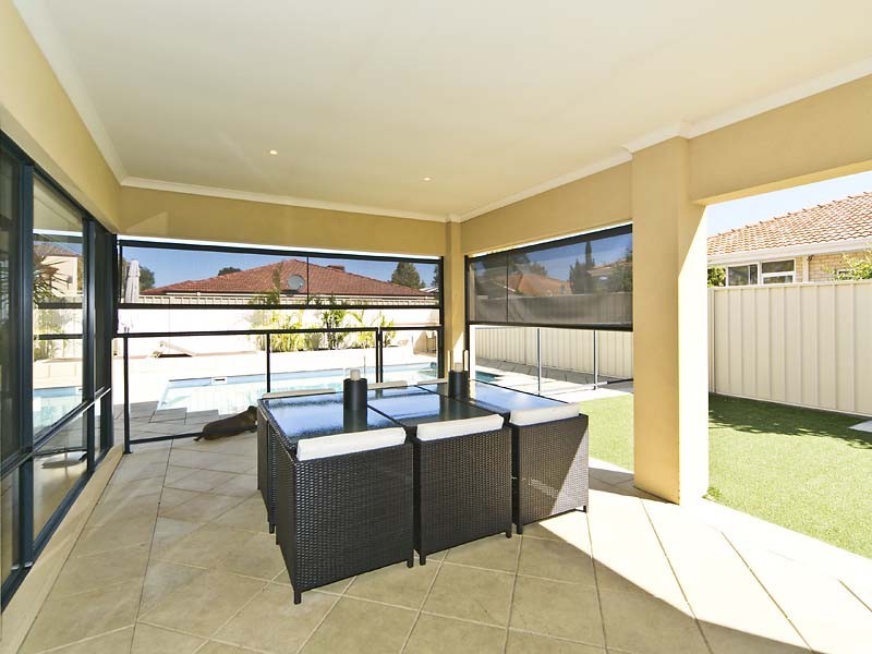 30 Pelham Gardens, Canning Vale WA 6155