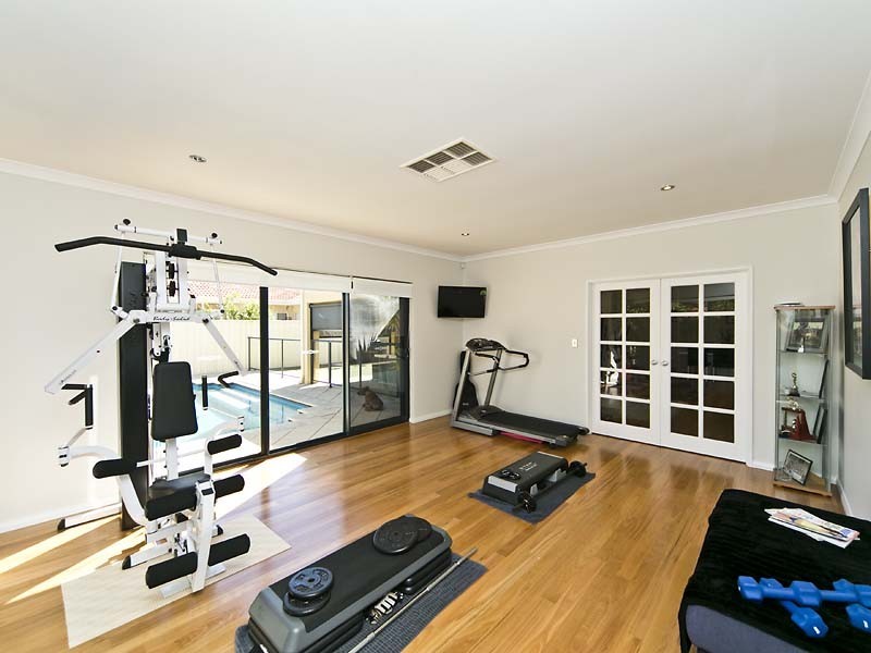 30 Pelham Gardens, Canning Vale WA 6155