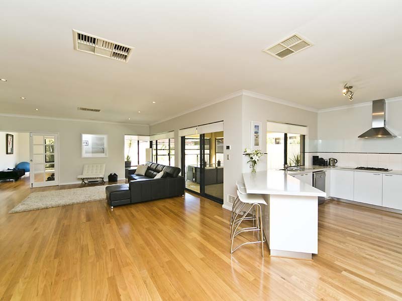 30 Pelham Gardens, Canning Vale WA 6155