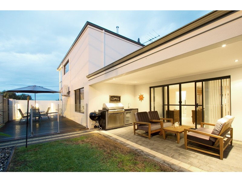 1G Williams Road, Melville WA 6156