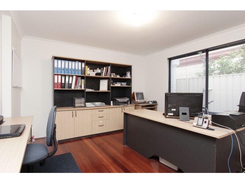 1G Williams Road, Melville WA 6156
