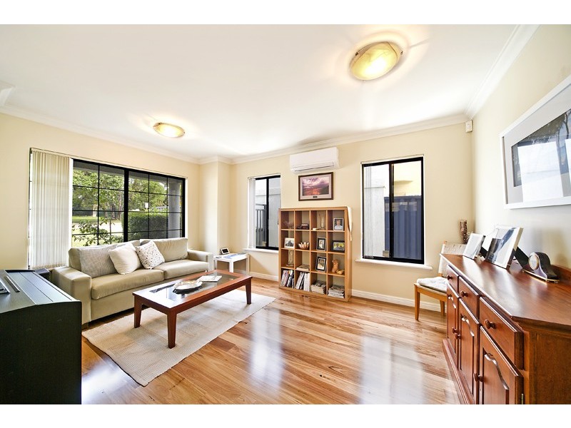 32B Queens Rd, Mount Pleasant WA 6153