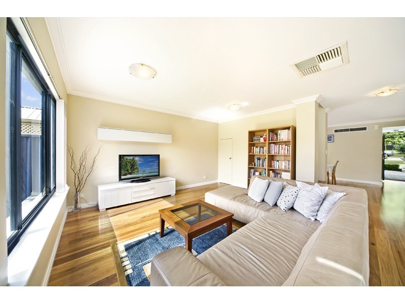32B Queens Rd, Mount Pleasant WA 6153