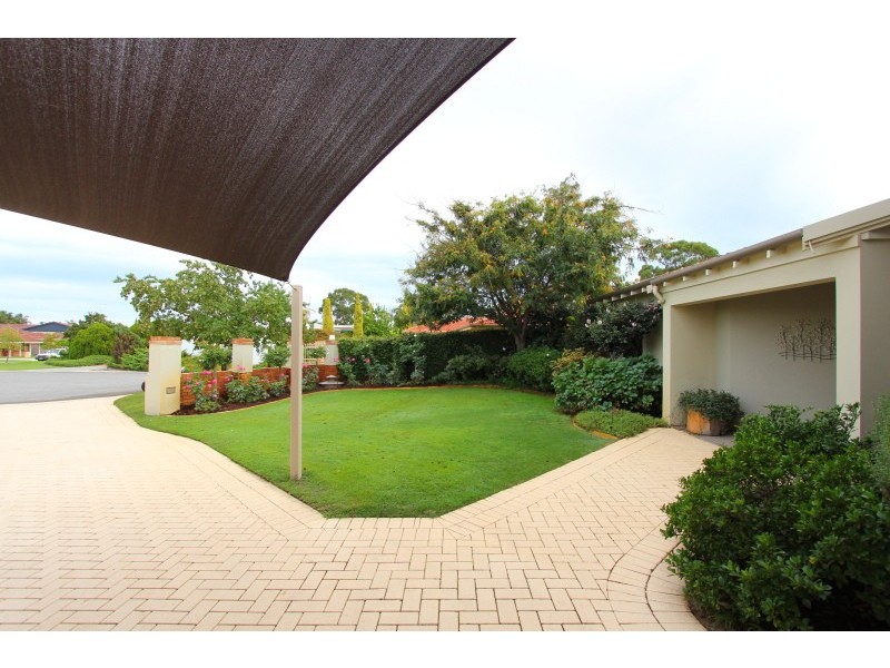 6 Ennis Court, Waterford WA 6152