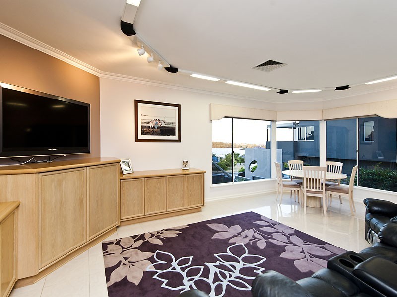 3 Gunbower Rd, Mount Pleasant WA 6153