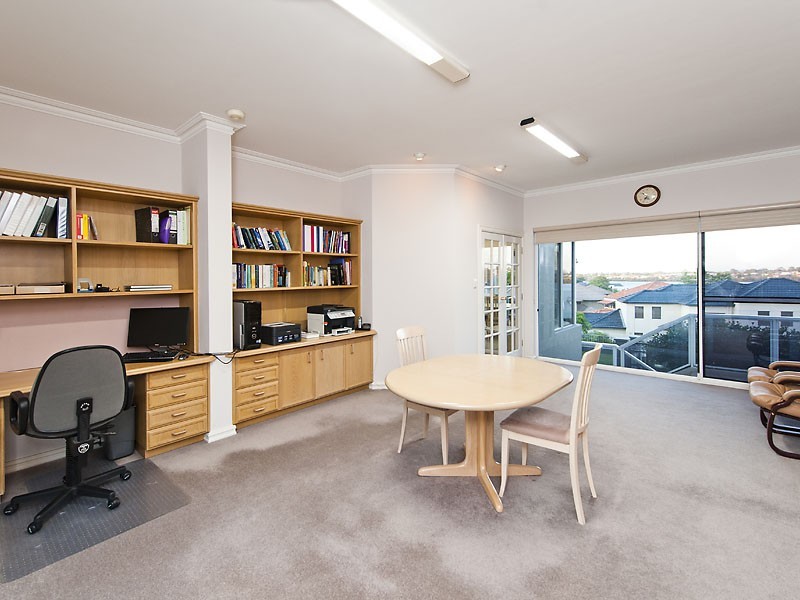 3 Gunbower Rd, Mount Pleasant WA 6153