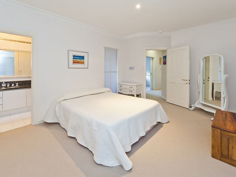 3 Gunbower Rd, Mount Pleasant WA 6153