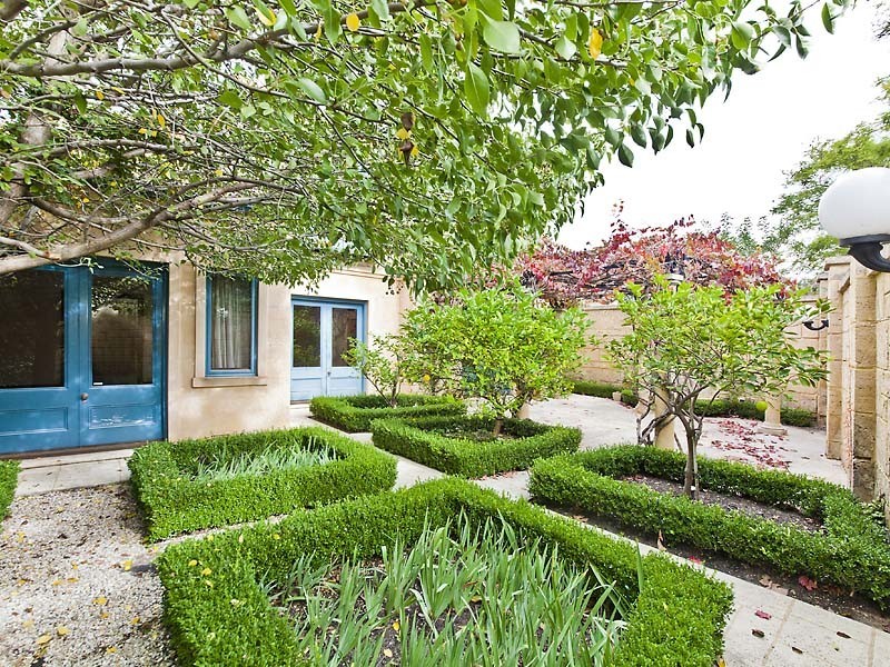 21 Duncraig Road, Applecross WA 6153